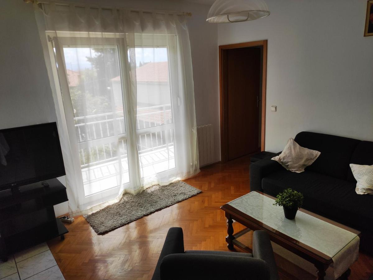 Guesthouse Varnica Kastel Luksic Exterior photo