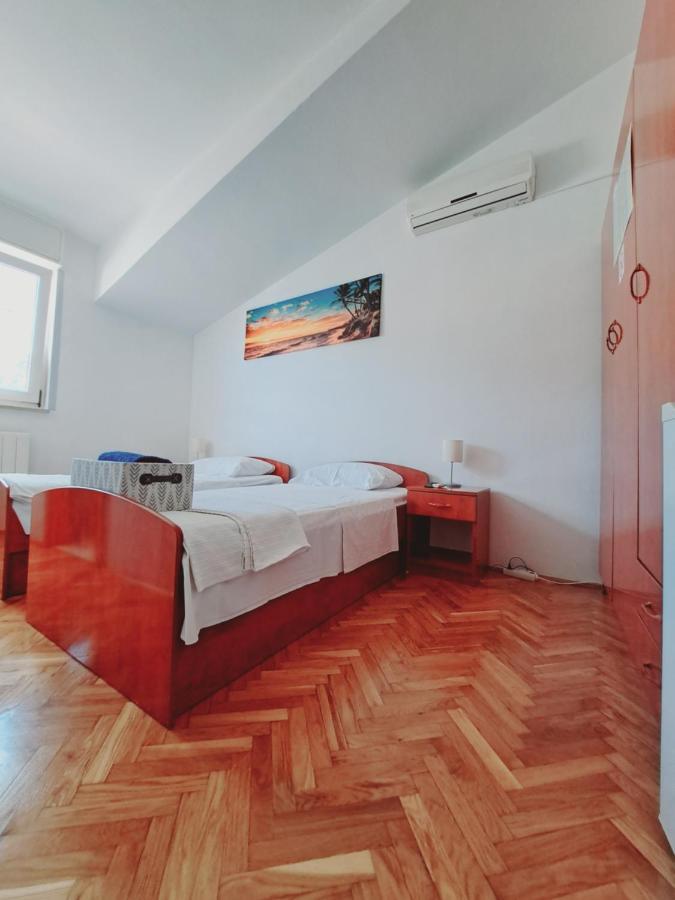 Guesthouse Varnica Kastel Luksic Exterior photo