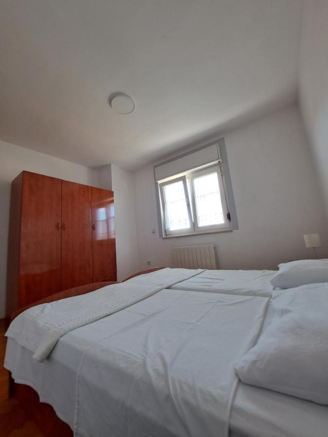 Guesthouse Varnica Kastel Luksic Exterior photo